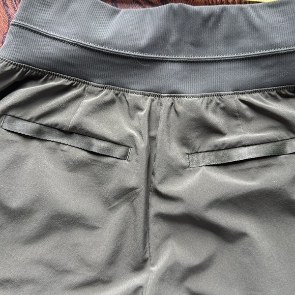 EUC Athleta joggers cropped - green w/strip down side/pockets/cropped Size 0 - Picture 10 of 11